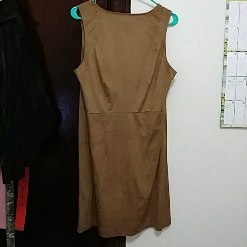 Dress - Picture 2 of 3